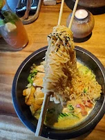 Fliegende Nudeln Mit Hühnchen